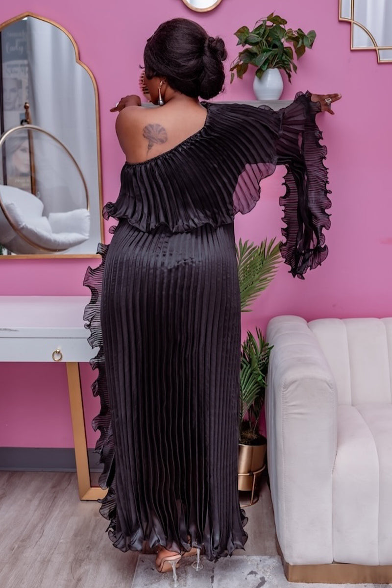 Midnight Elegance Pleated Miyake Dress – Black