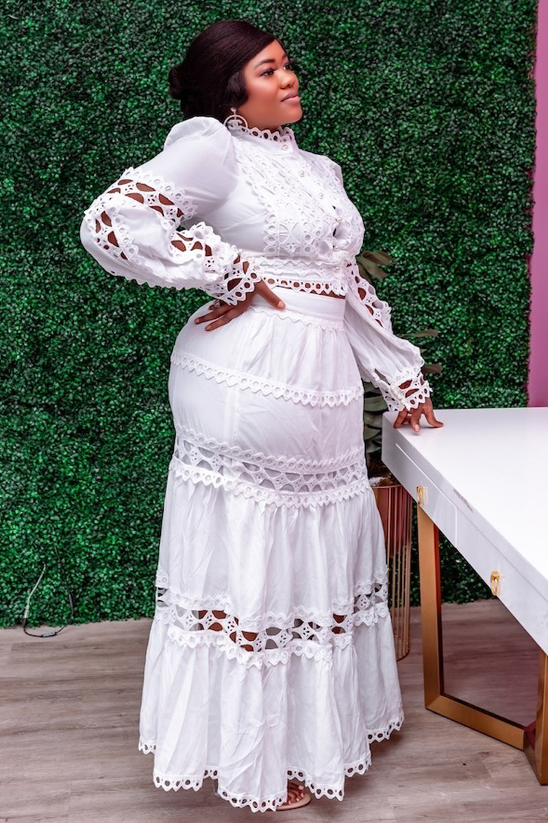 Ivory Bloom Eyelet Set