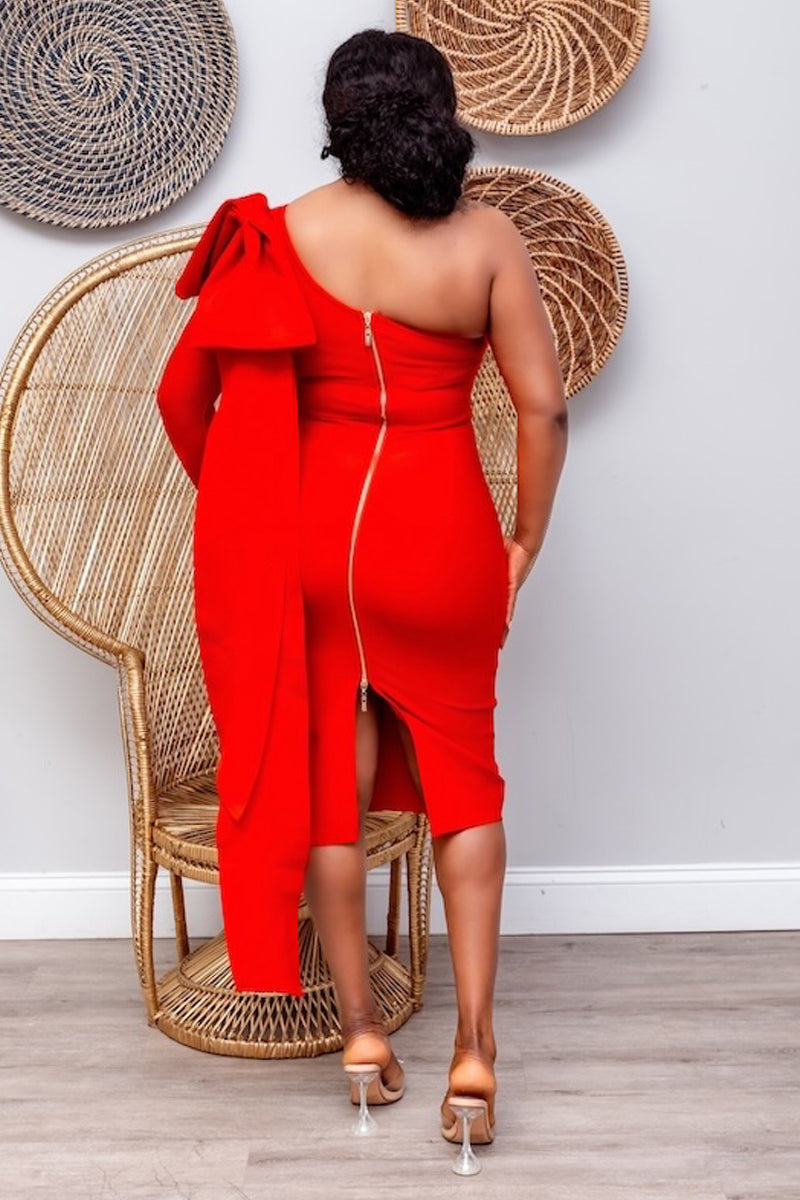 Scarlet Elegance One-Shoulder Midi Dress