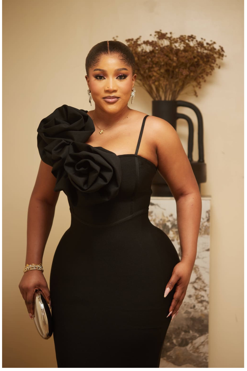 Bella Noir Midi Dress